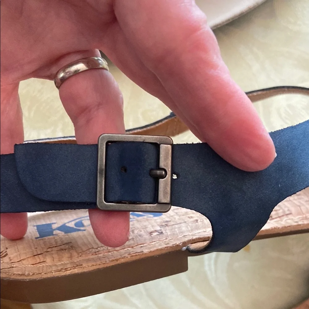 Korks Skylar Blue Denim Thong Sandals 
Size 7 - Picture 9 of 11